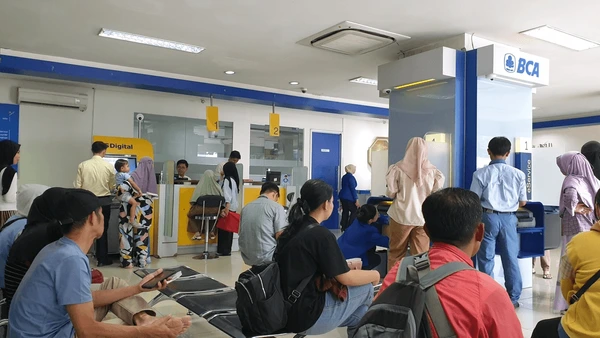 Nasabah Pindah ke Kompetitor? Bahaya Tersembunyi Antrian Panjang